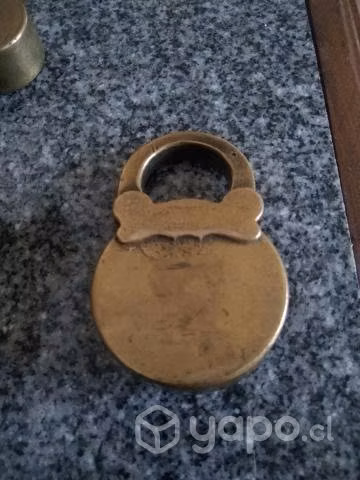 Antiguo candado Dapo de bronce