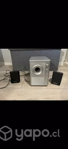 Subwoofer con parlantes