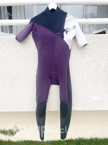 Traje de surf talla s xs 3,2