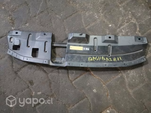 Plastico cubre frontal nissan qashqai 2020 B