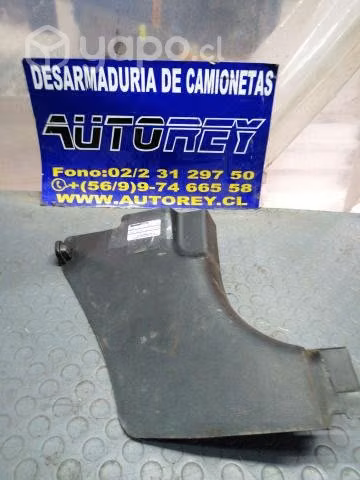 Tapiz cubre pilar inferior del der Kia Sport 2014