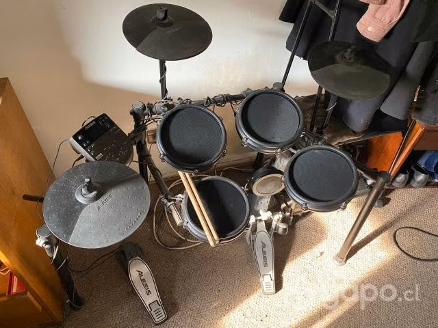 Alesis nitro mesh kit