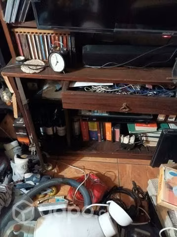 Mueble de madera antigüo
