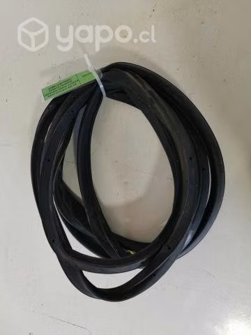Goma Contorno Puerta Trasera Derecha (033) RAV4