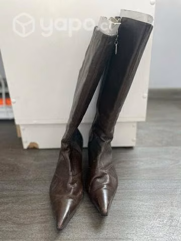 Botas de cuero café