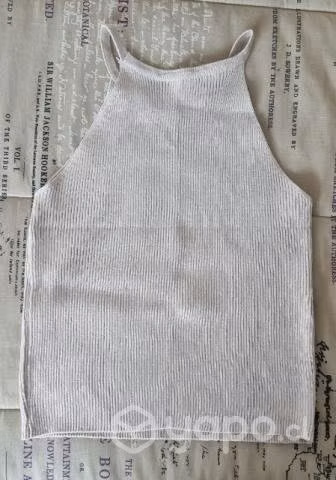 Polera beige gigil nueva