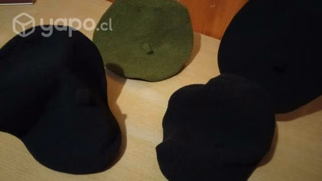 Boinas y pañuelos