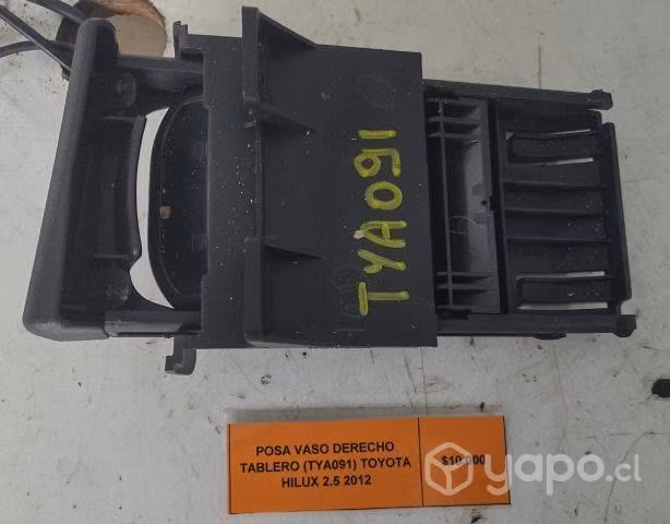 Posa Vaso Derecho Tablero (TYA091) Toyota Hilux 2