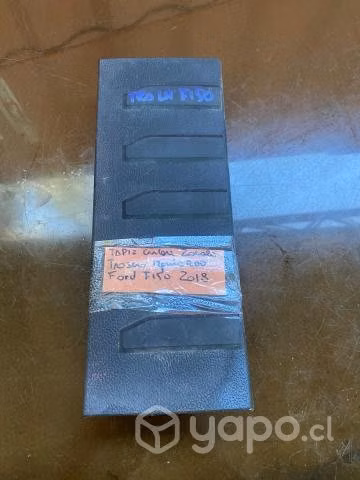Tapiz cubre zocalo trasero izq Ford F150 2018