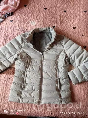 Parka pluma y vestidos