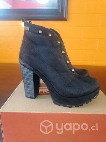 Sandalias y zapatos (muy poco uso) N° 38