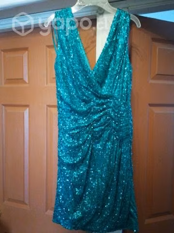 Vestidos de fiesta, color negro, verde esmeralda