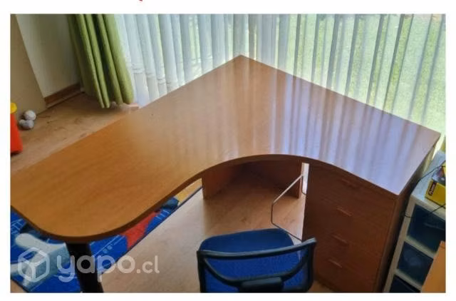 Escritorio con cajonera