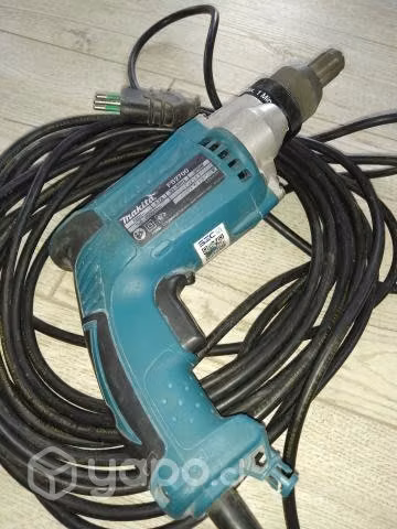 Atornillador makita fs2700 seminuevo
