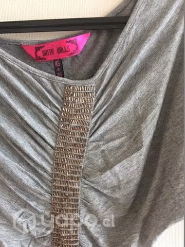 Polera larga con mostacillas doradas - Imagen 2