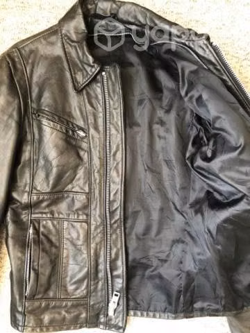 CHAQUETA SCHOTT, de cuero.