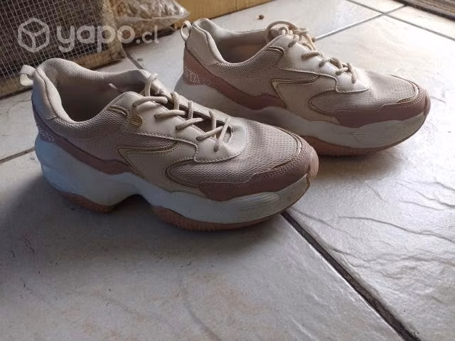 Zapatillas rosadas con plataforma - Imagen 2