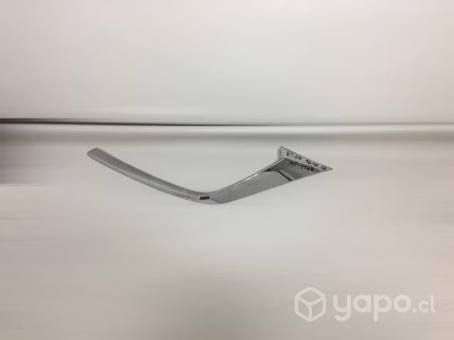 Bisel mascara lh mazda bt