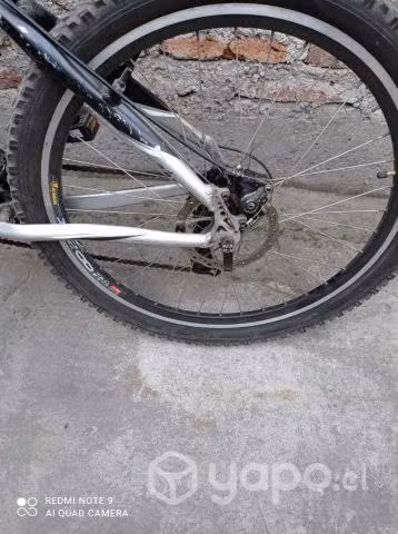 Bicicleta aro 27 axxon usada