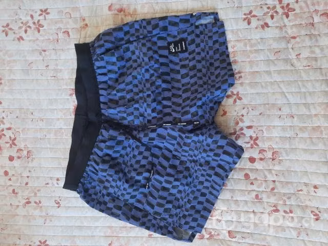 Short nike nada de uso talla m