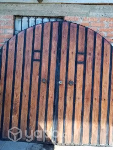Portón de 1/2 punto Madera y pino Orgeno