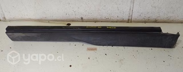 Moldura Exterior Cubre Zócalo Delantero Derecho