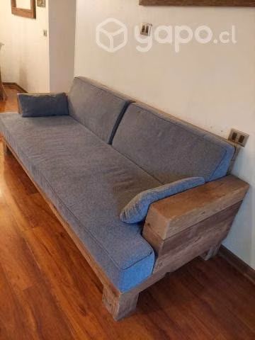 Sofá de madera rústica