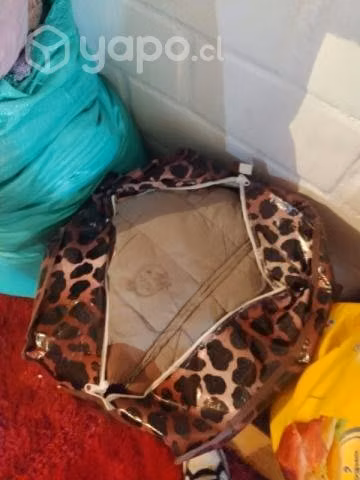 Lote de ropa y zapatos