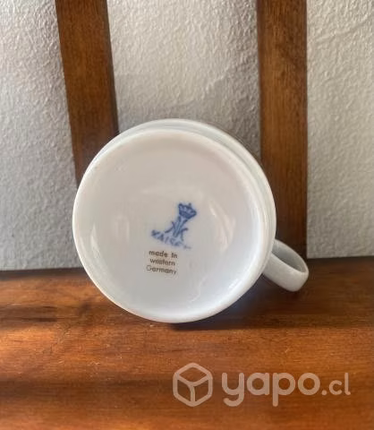 Taza de colección, años 60. Porcelana alemana