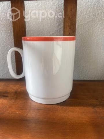 Taza de colección, años 60. Porcelana alemana