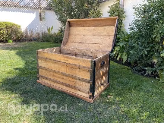 Baúl de madera rústico