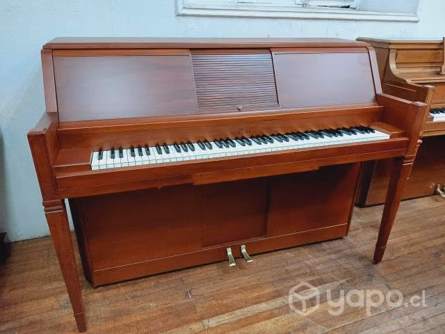 Piano Americano impecable