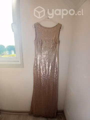 Hermoso vestido gala de lentejuelas dorado