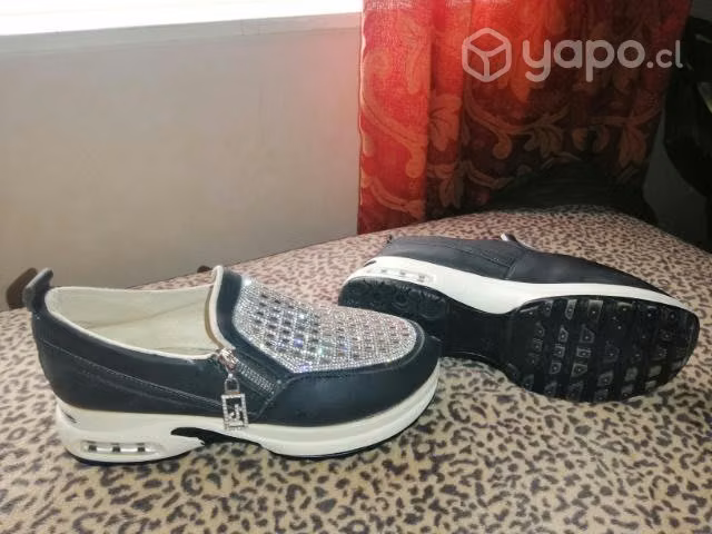 Lindas zapatilla dama