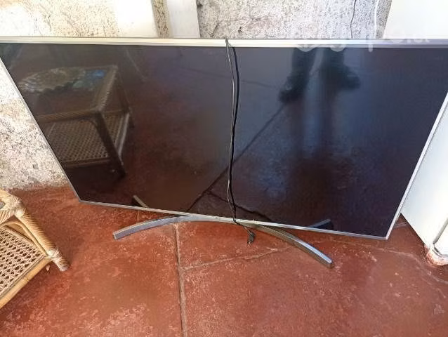 SmartTV LG 50" con problema de pantalla