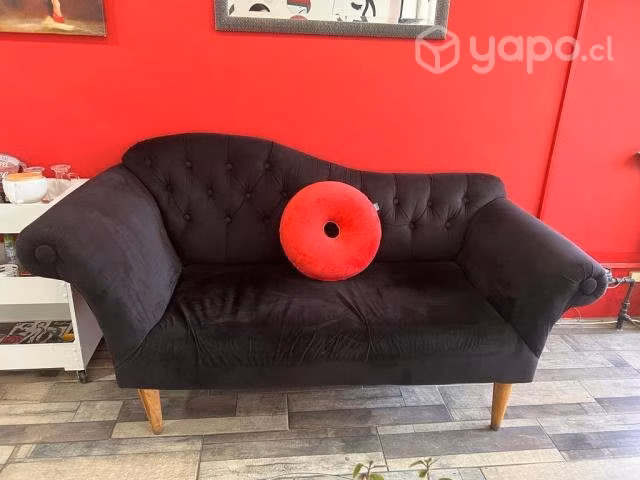 Cómodo sillón negro para dos personas