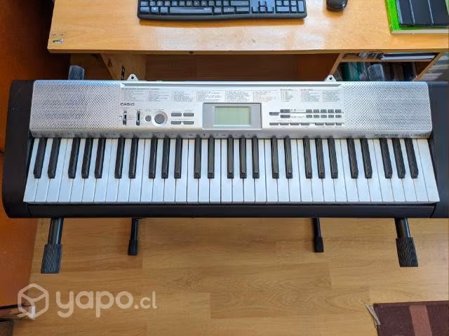 Teclado Casio + Atril