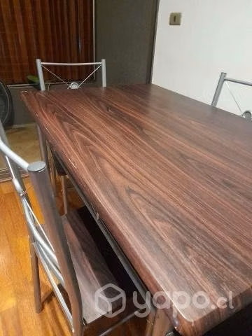 Mesa con 4 sillas