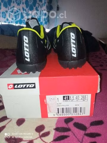 Zapatos de fútbol