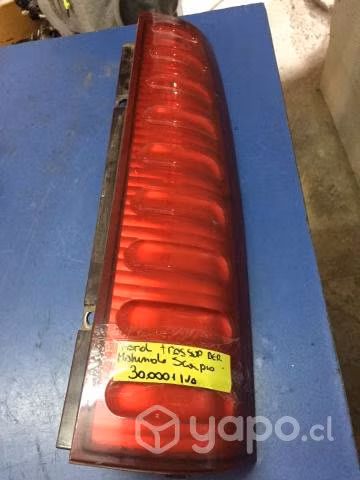 Farol trasero superior derecha Mahindra Scorpio