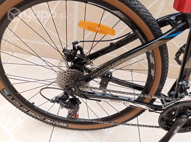 Incluye casco nuevo, linterna y guantes - Imagen 3