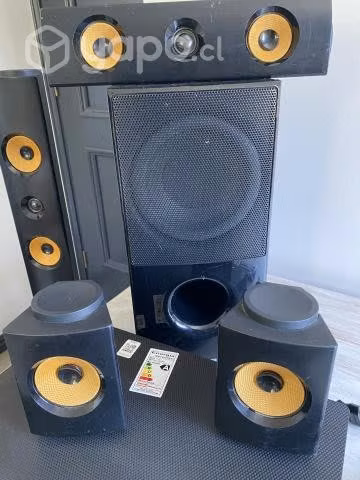 Home Theater LG Blu-ray 3D LHB745 parlantes