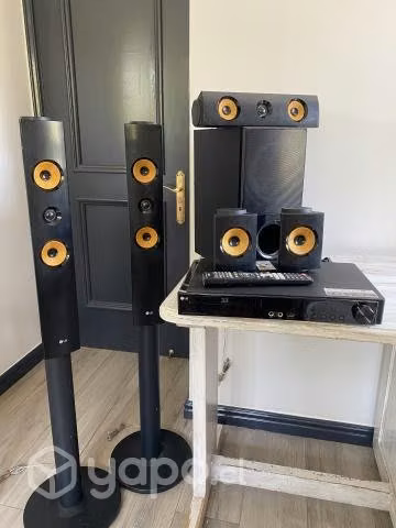Home Theater LG Blu-ray 3D LHB745 parlantes