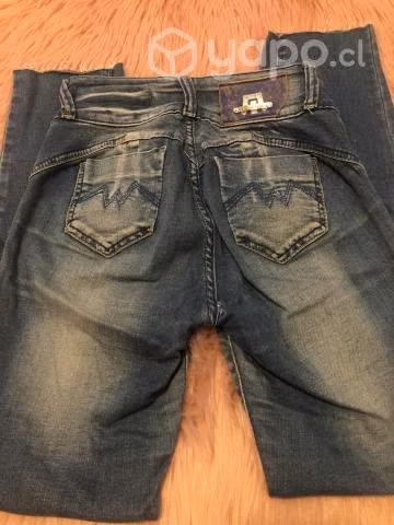 Mohicano se jeans de marca