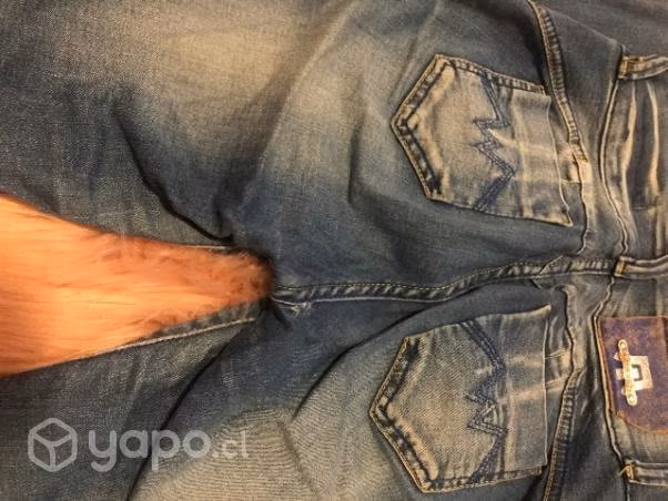 Mohicano se jeans de marca