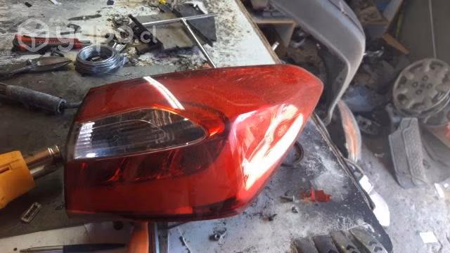 Farol trasero derecho original LED kia cerato 2015