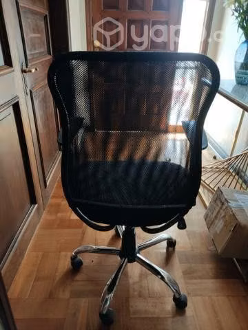 Silla de oficina casi nueva