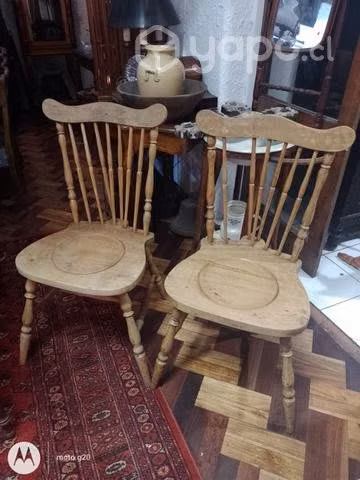 Par de Antiguas Sillas Windsor de madera de raulí