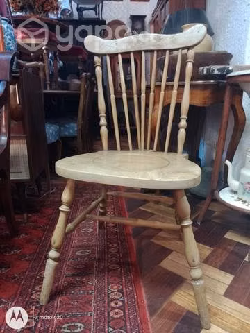 Par de Antiguas Sillas Windsor de madera de raulí