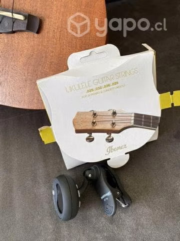 Ukelele Ibanez 10 c